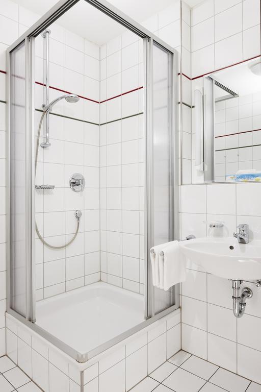 Altstadt- Und Businesshotel Pfaubraeu - Brauereigasthof - Fruehstuecksbuffet - Kostenfreie Radgarage - Hunde Willkommen Trostberg an der Alz Camera foto