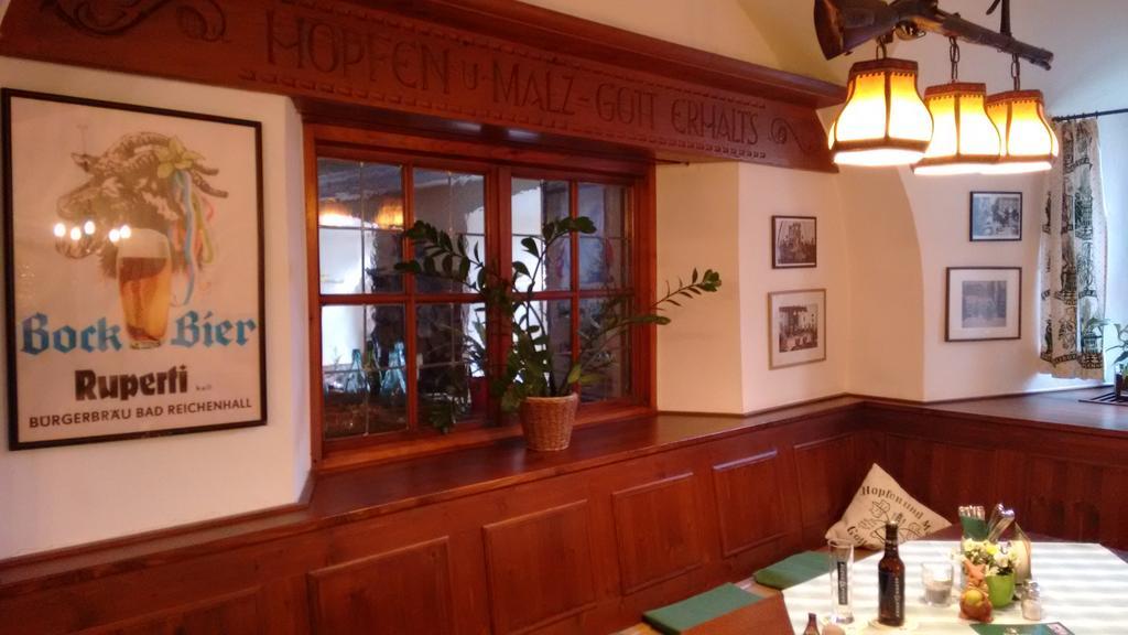 Altstadt- Und Businesshotel Pfaubraeu - Brauereigasthof - Fruehstuecksbuffet - Kostenfreie Radgarage - Hunde Willkommen Trostberg an der Alz Esterno foto