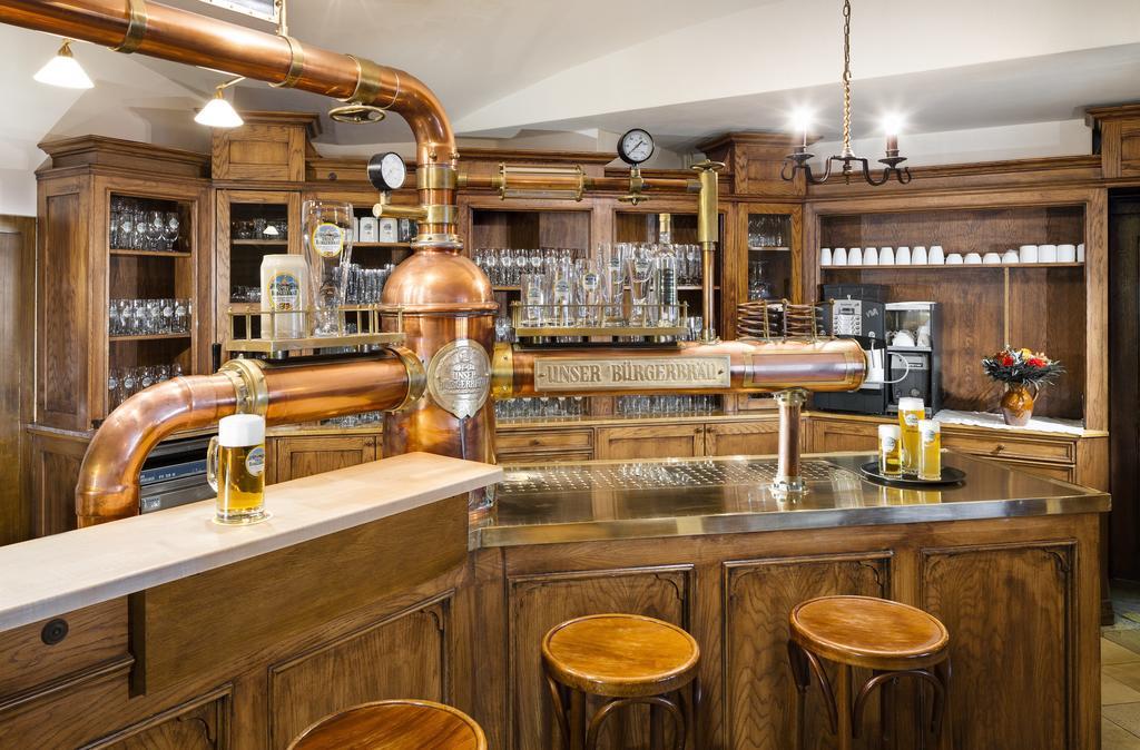 Altstadt- Und Businesshotel Pfaubraeu - Brauereigasthof - Fruehstuecksbuffet - Kostenfreie Radgarage - Hunde Willkommen Trostberg an der Alz Esterno foto